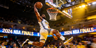 NBA篮球赛事精彩瞬间 - 扣篮动作展示